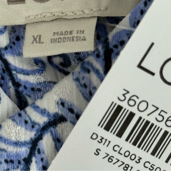 LOFT Blue White Floral Leaf Blouse XL NWT Lightweight Long Sleeve Top - Picture 8 of 9